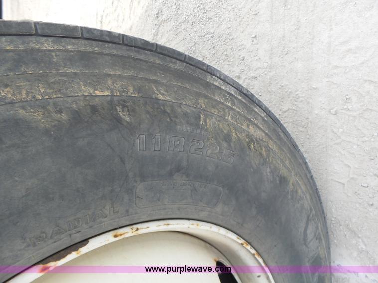 image for item L6236 1994 GMC TopKick dump truck