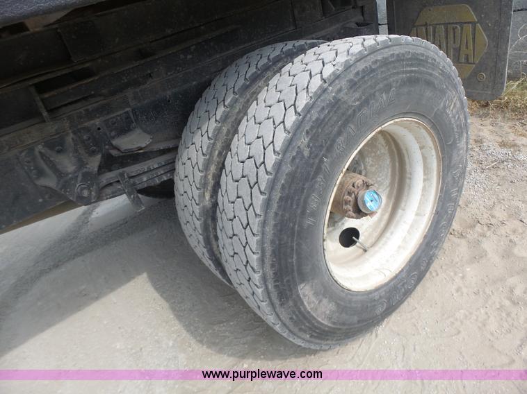 image for item L6236 1994 GMC TopKick dump truck