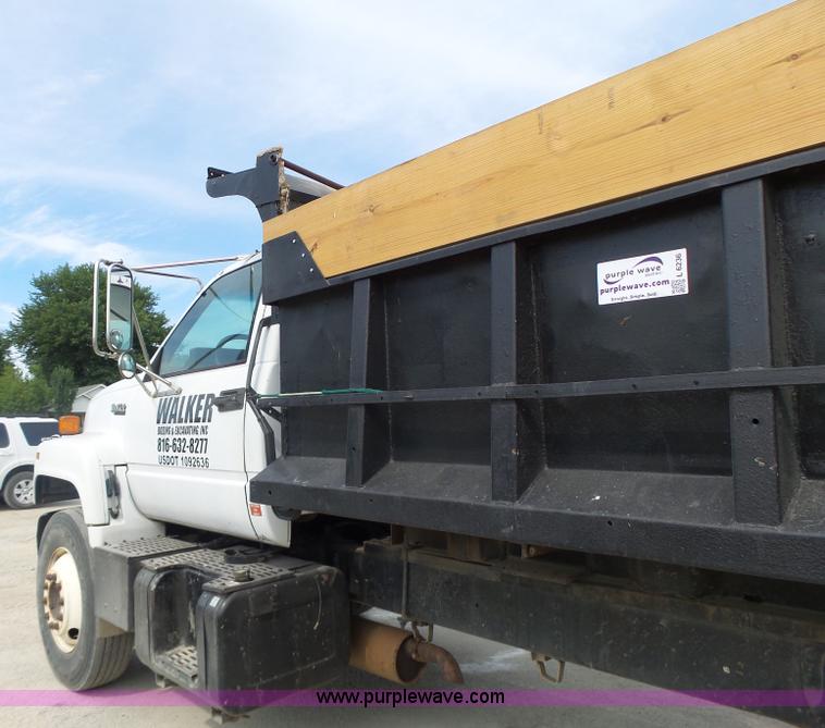 image for item L6236 1994 GMC TopKick dump truck