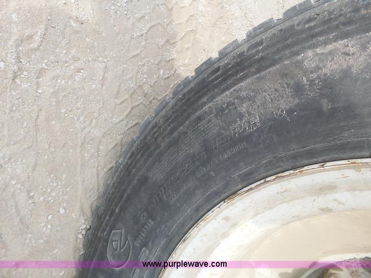 image for item L6236 1994 GMC TopKick dump truck