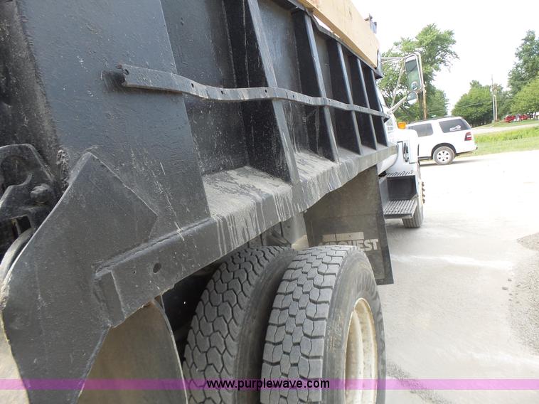 image for item L6236 1994 GMC TopKick dump truck