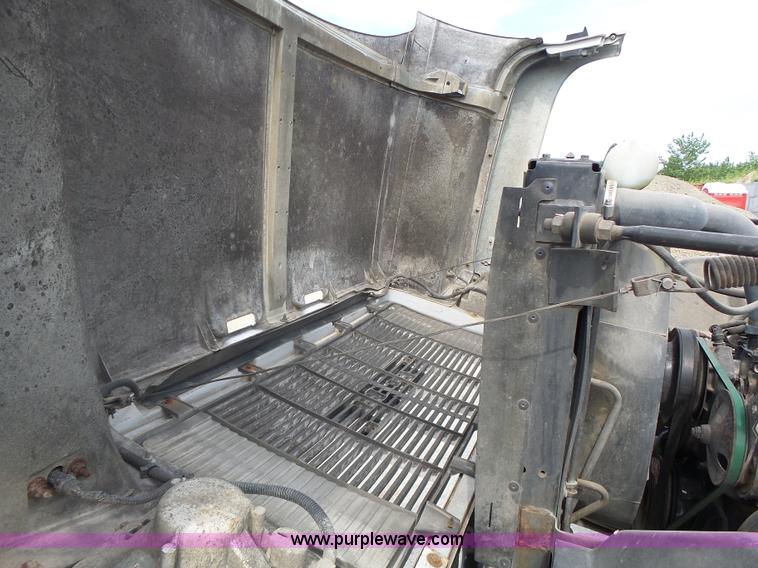 image for item L6236 1994 GMC TopKick dump truck