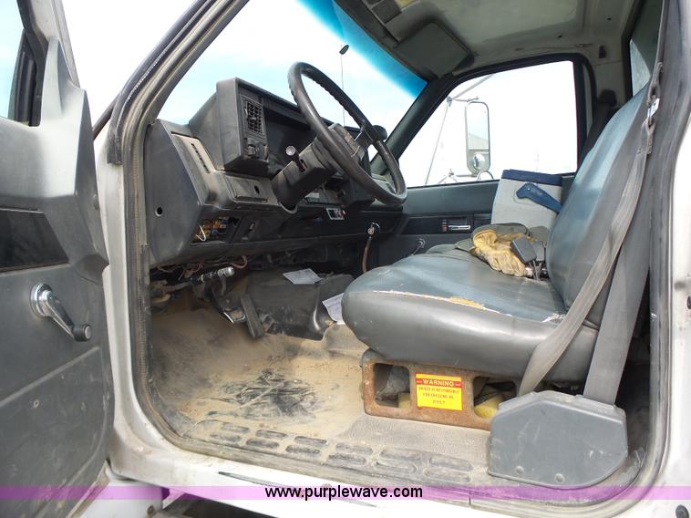 image for item L6236 1994 GMC TopKick dump truck