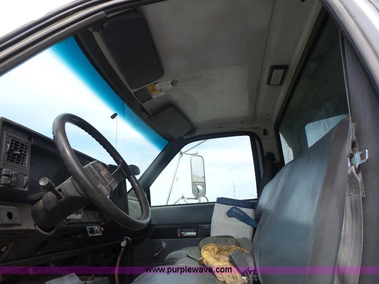 image for item L6236 1994 GMC TopKick dump truck