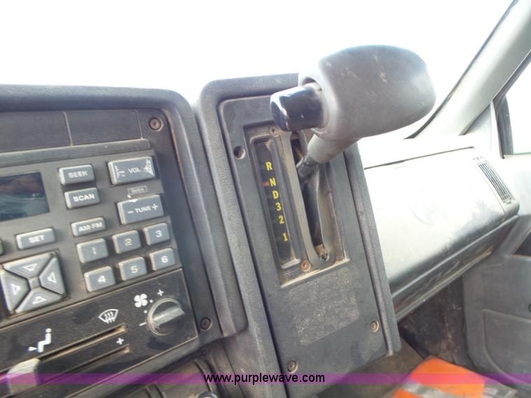 image for item L6236 1994 GMC TopKick dump truck