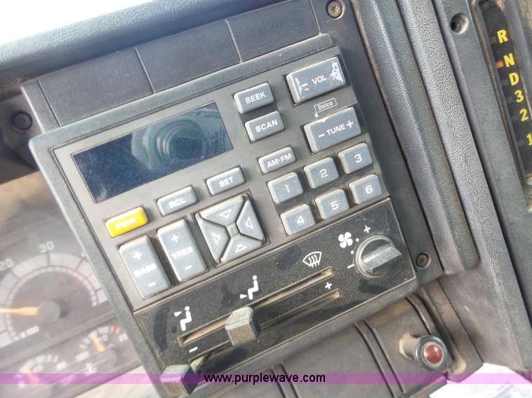 image for item L6236 1994 GMC TopKick dump truck