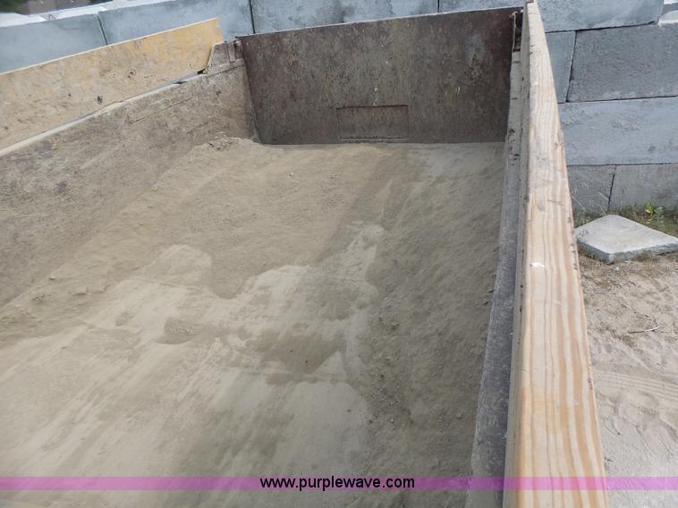 image for item L6236 1994 GMC TopKick dump truck