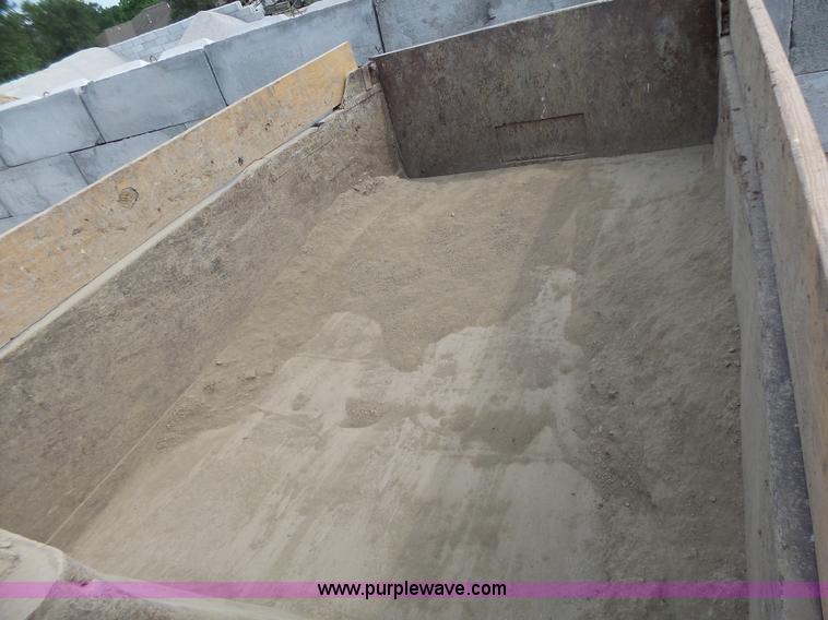 image for item L6236 1994 GMC TopKick dump truck