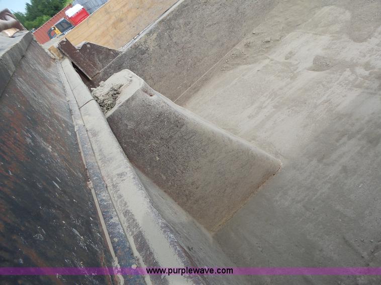 image for item L6236 1994 GMC TopKick dump truck