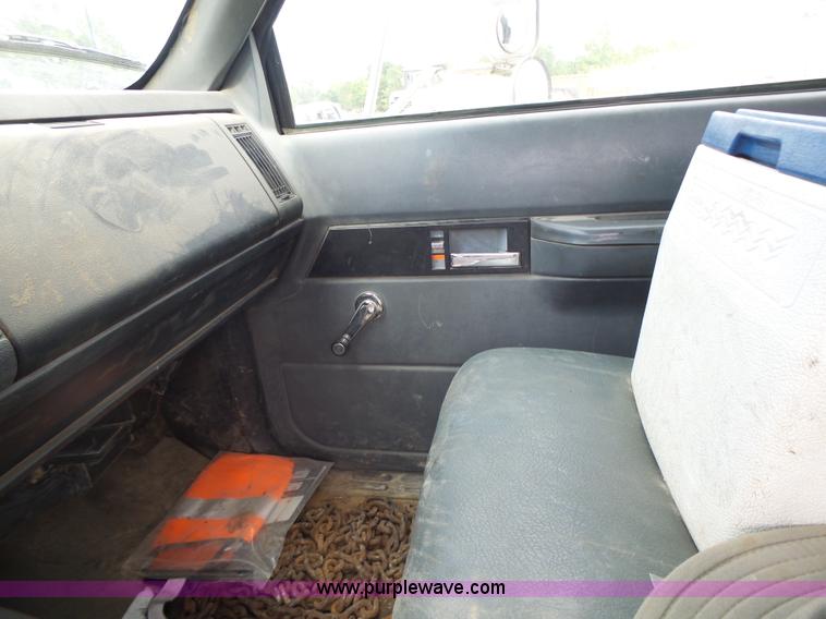 image for item L6236 1994 GMC TopKick dump truck