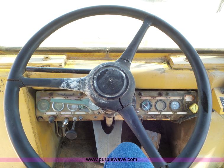 image for item L6833 1974 Case W24B wheel loader