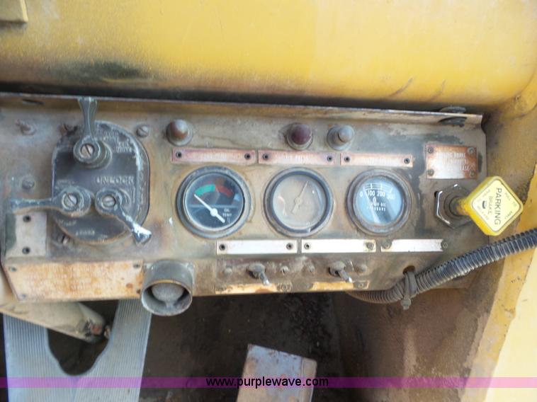 image for item L6833 1974 Case W24B wheel loader