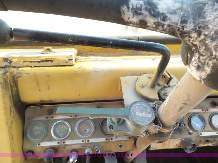 image for item L6833 1974 Case W24B wheel loader