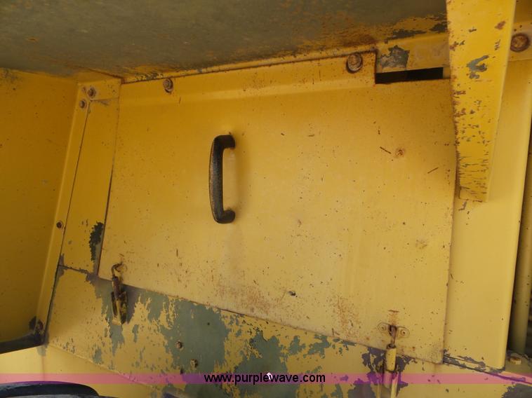 image for item L6833 1974 Case W24B wheel loader