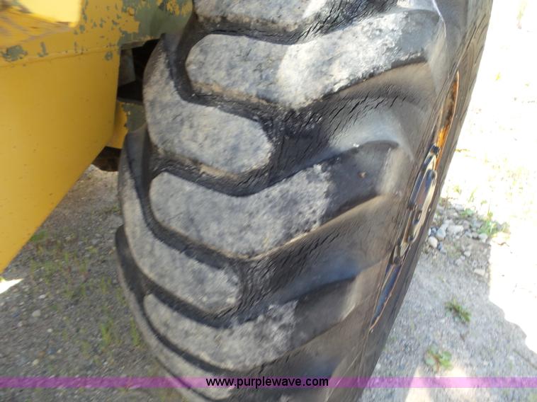 image for item L6833 1974 Case W24B wheel loader