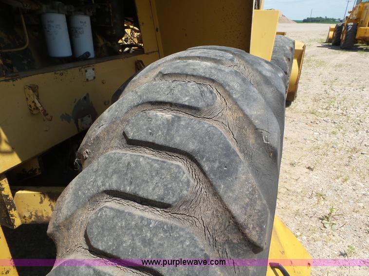 image for item L6833 1974 Case W24B wheel loader