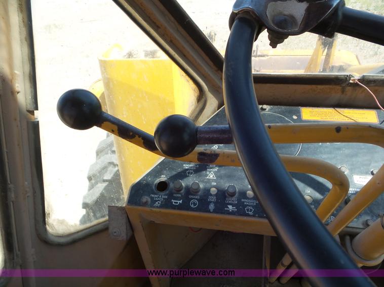 image for item L6834 1981 Clark 55C CU wheel loader