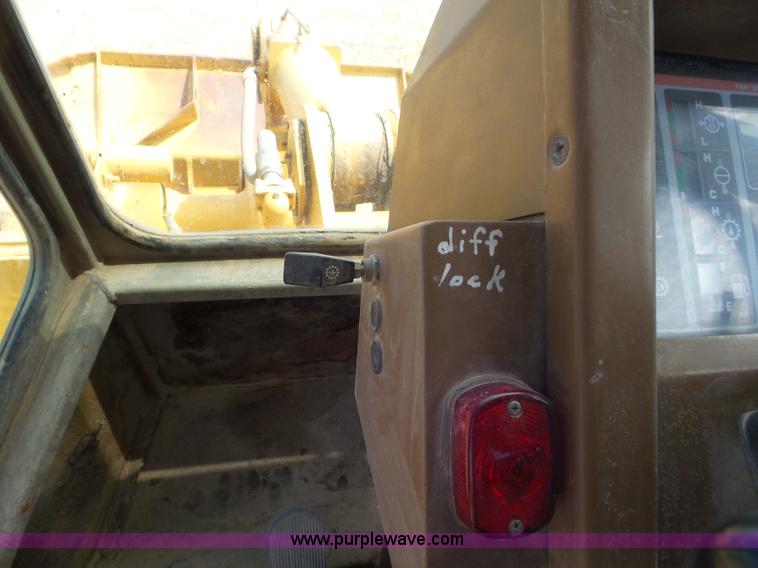 image for item L6835 1986 Komatsu WA350-1 wheel loader