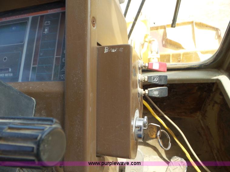 image for item L6835 1986 Komatsu WA350-1 wheel loader