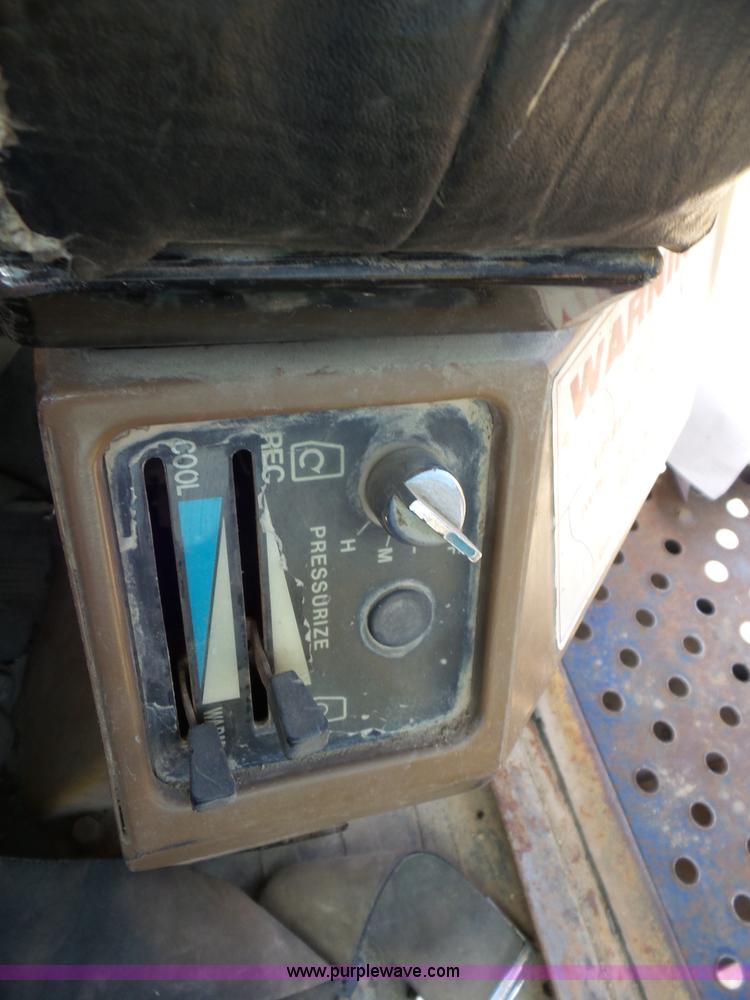 image for item L6835 1986 Komatsu WA350-1 wheel loader