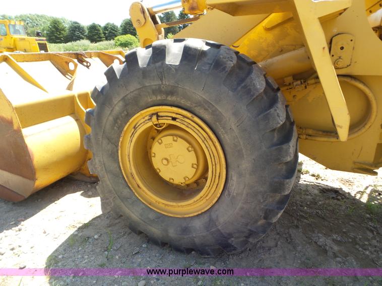 image for item L6835 1986 Komatsu WA350-1 wheel loader