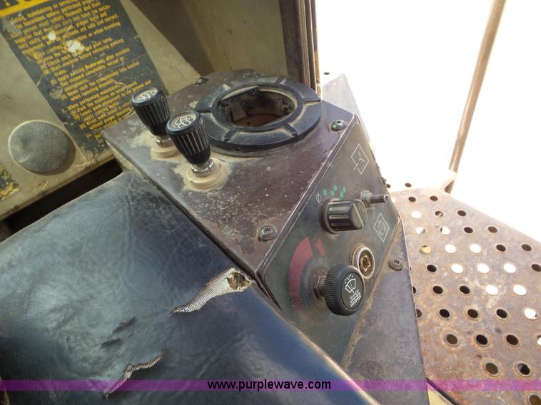 image for item L6838 1995 Komatsu WA450-2 wheel loader