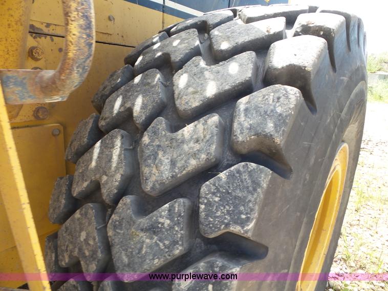 image for item L6838 1995 Komatsu WA450-2 wheel loader