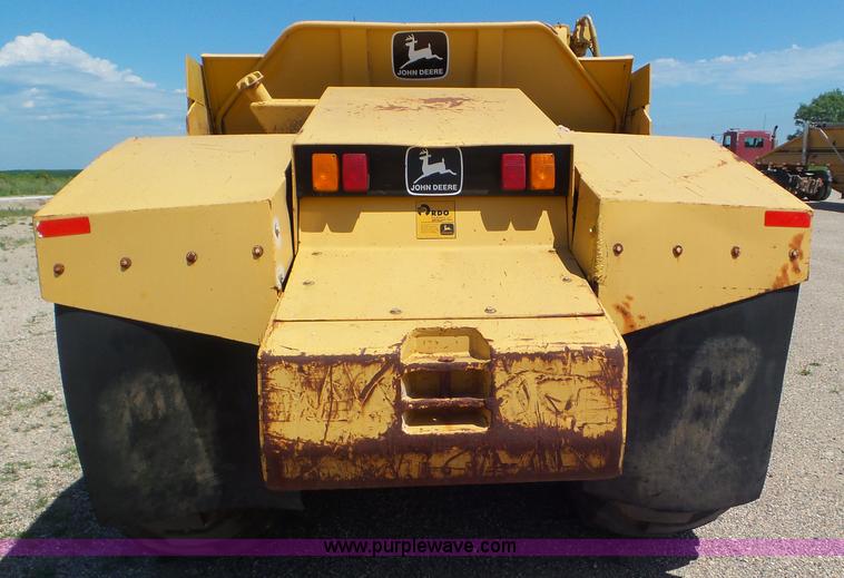 image for item L6839 1995 John Deere 762B elevating scraper