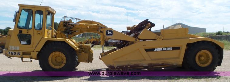 image for item L6839 1995 John Deere 762B elevating scraper