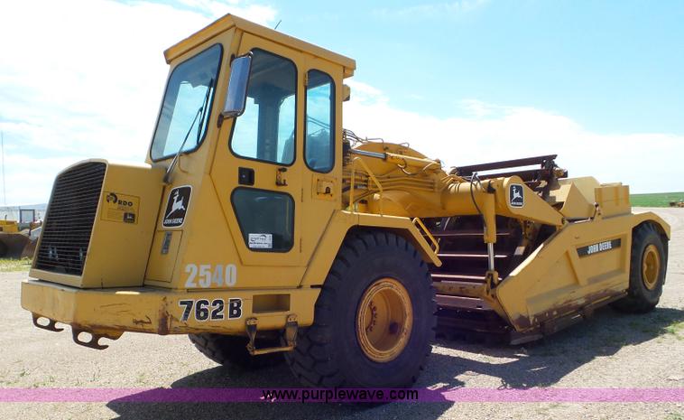 image for item L6839 1995 John Deere 762B elevating scraper