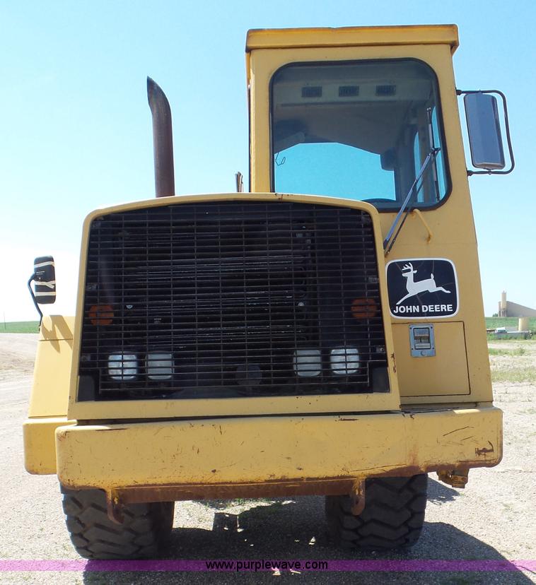 image for item L6839 1995 John Deere 762B elevating scraper