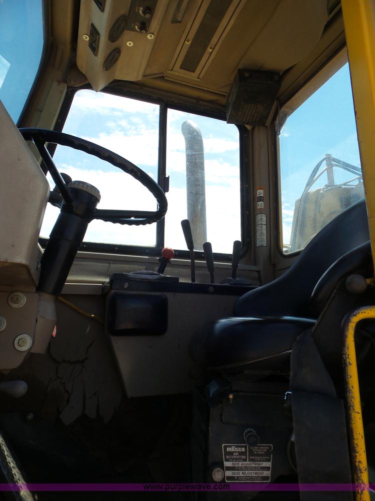 image for item L6839 1995 John Deere 762B elevating scraper