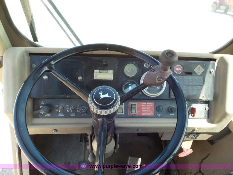 image for item L6839 1995 John Deere 762B elevating scraper