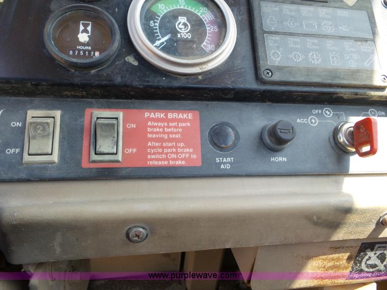 image for item L6839 1995 John Deere 762B elevating scraper