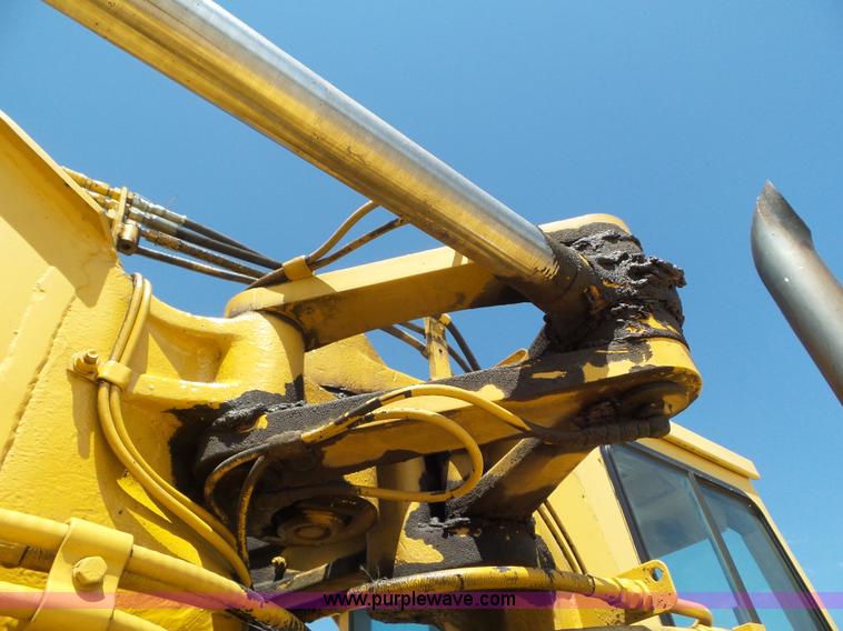 image for item L6839 1995 John Deere 762B elevating scraper