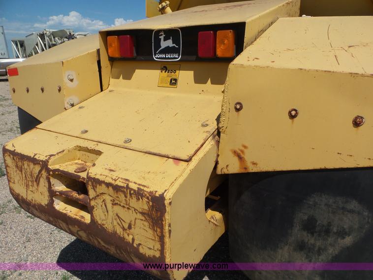 image for item L6839 1995 John Deere 762B elevating scraper