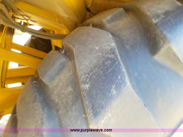 image for item L6839 1995 John Deere 762B elevating scraper