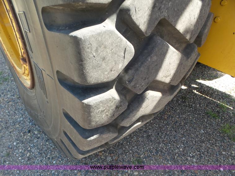 image for item L6839 1995 John Deere 762B elevating scraper