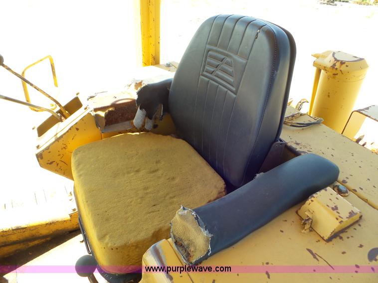 image for item L6840 1987 Fiat-Allis FL10C track loader