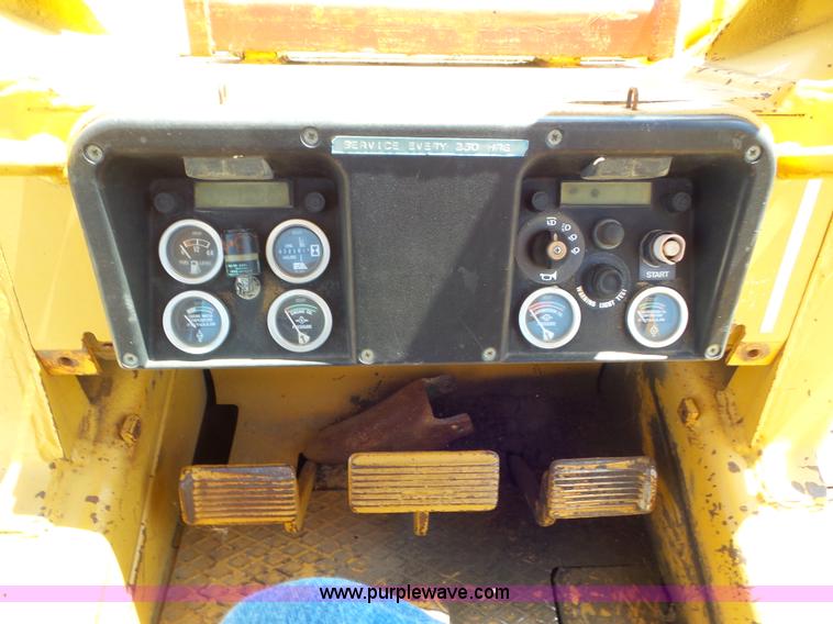 image for item L6840 1987 Fiat-Allis FL10C track loader