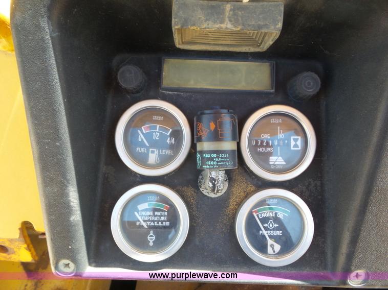 image for item L6840 1987 Fiat-Allis FL10C track loader