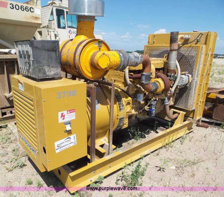 image for item L6841 1999 Katolight D250FRZ4 generator