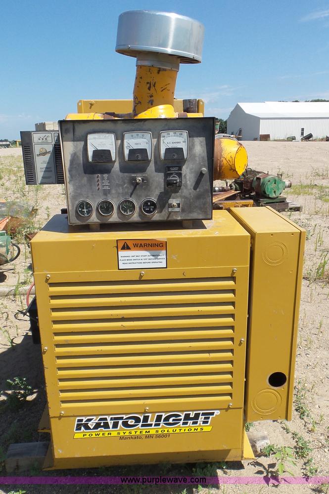 image for item L6841 1999 Katolight D250FRZ4 generator