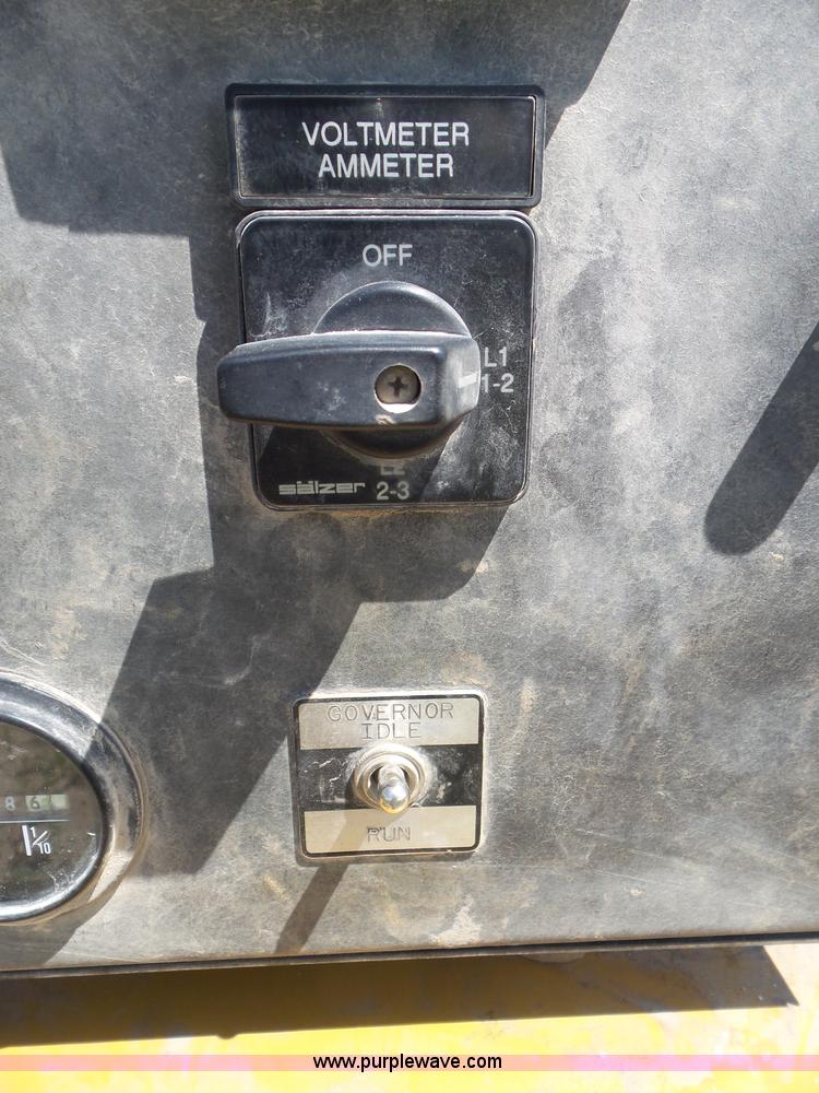 image for item L6841 1999 Katolight D250FRZ4 generator