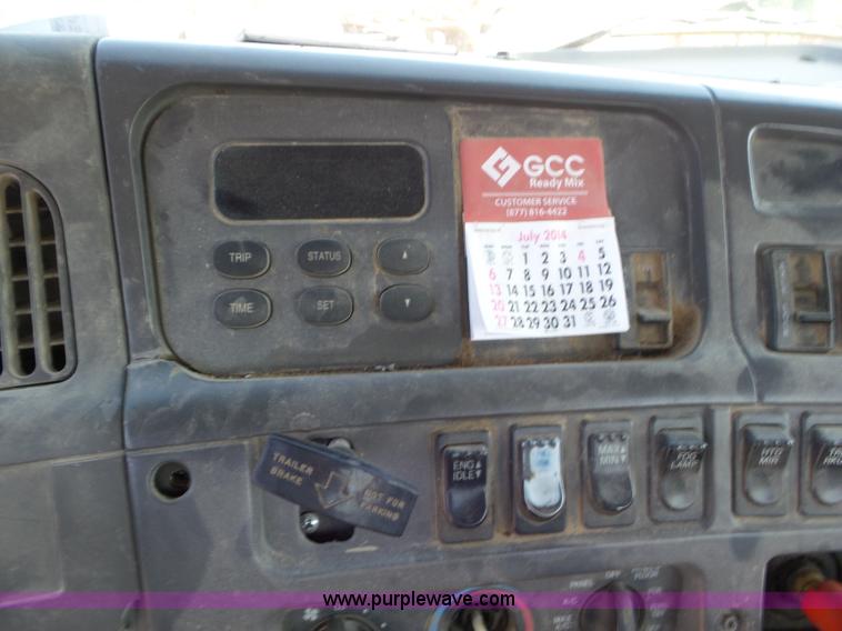 image for item L6842 1997 Ford AT9513 Aeromax 113 truck cab and chassis