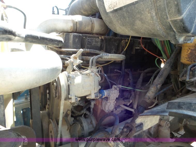 image for item L6842 1997 Ford AT9513 Aeromax 113 truck cab and chassis