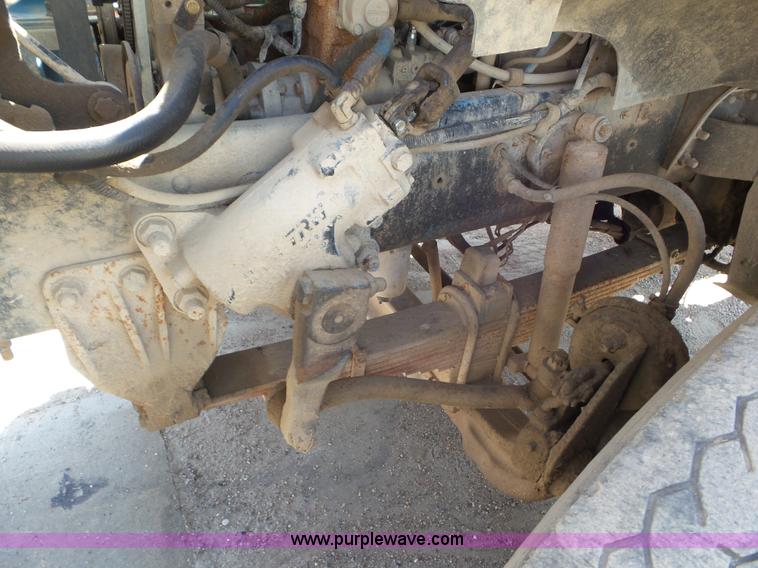 image for item L6842 1997 Ford AT9513 Aeromax 113 truck cab and chassis