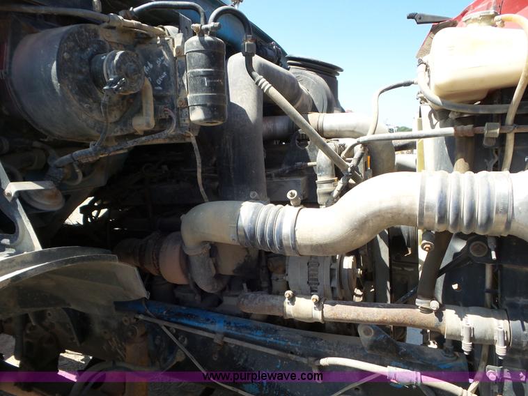 image for item L6842 1997 Ford AT9513 Aeromax 113 truck cab and chassis