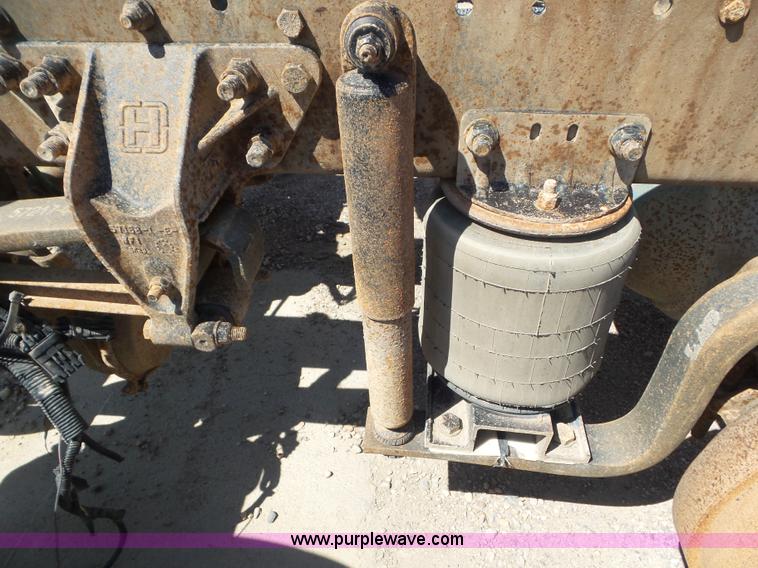 image for item L6842 1997 Ford AT9513 Aeromax 113 truck cab and chassis