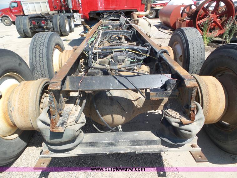 image for item L6842 1997 Ford AT9513 Aeromax 113 truck cab and chassis